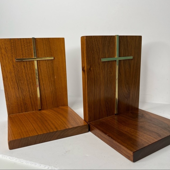Mid-Century Modern Pair of Wooden Bookends with Gold Plated Religious Cross - Picture 11 of 13